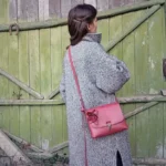 Малката чанта с цветя